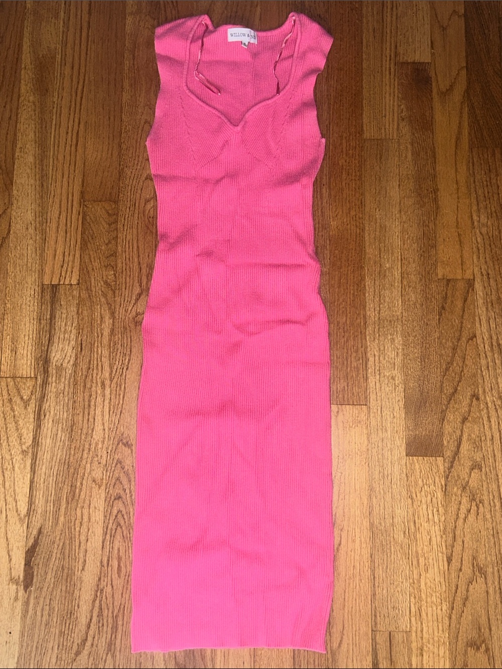 Willow & Wind Hot Pink Ribbed V‑Neck Midi Dress